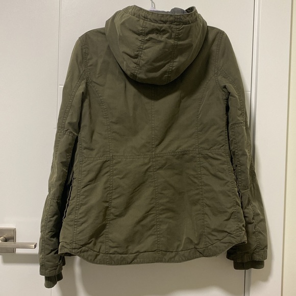 TNA Jacket - Picture 2 of 9